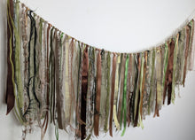 Load image into Gallery viewer, Green Woodland Garland