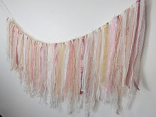 Load image into Gallery viewer, Dreamy blush and cream Garland
