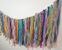 Load image into Gallery viewer, Rainbow Llama Garland