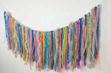 Load image into Gallery viewer, Rainbow Llama Garland
