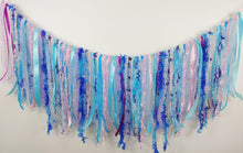 Load image into Gallery viewer, Frosty Garland