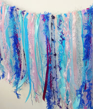 Load image into Gallery viewer, Frosty Garland