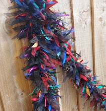 Load image into Gallery viewer, 4m Gothic Tufty Garland