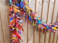 Load image into Gallery viewer, Ultimate 4m tufty garland