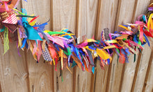 Load image into Gallery viewer, Ultimate 4m tufty garland
