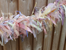 Load image into Gallery viewer, 1.5m romantic tufty garland