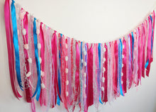 Load image into Gallery viewer, LMAO garland