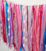 Load image into Gallery viewer, LMAO garland