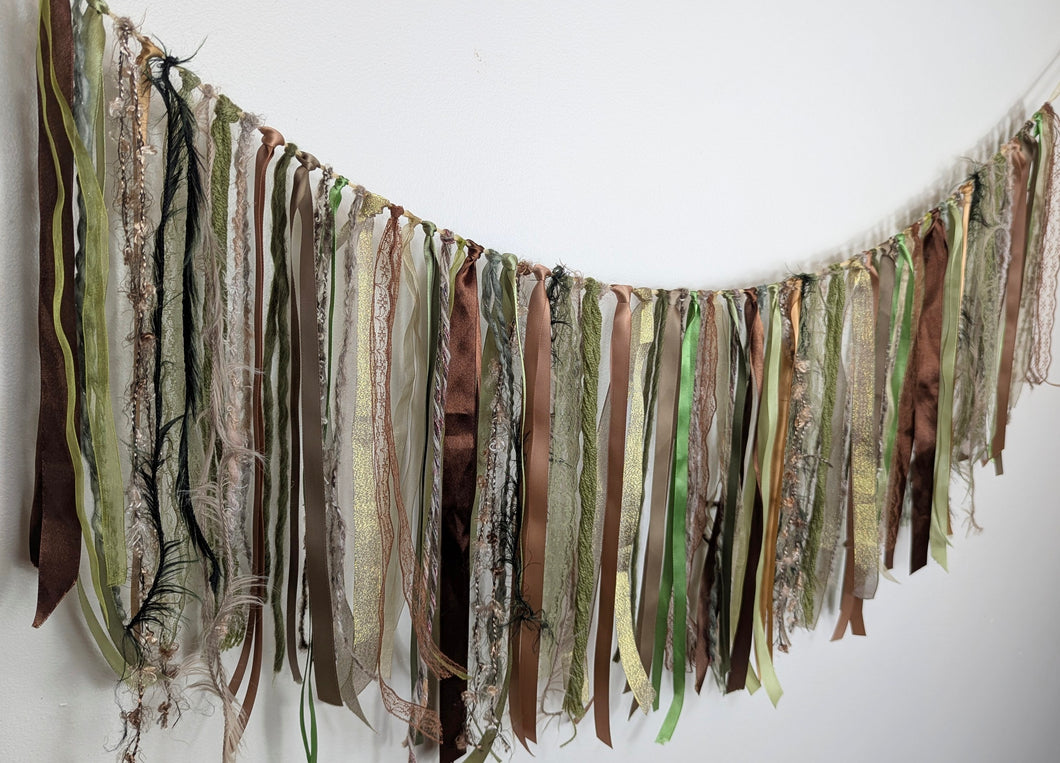 Green Woodland Garland