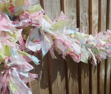 Load image into Gallery viewer, 2m super shabby tufty garland
