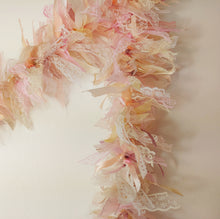 Load image into Gallery viewer, 4 metre Romantic Tufty Garland
