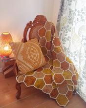 Load image into Gallery viewer, Honeycomb blanket
